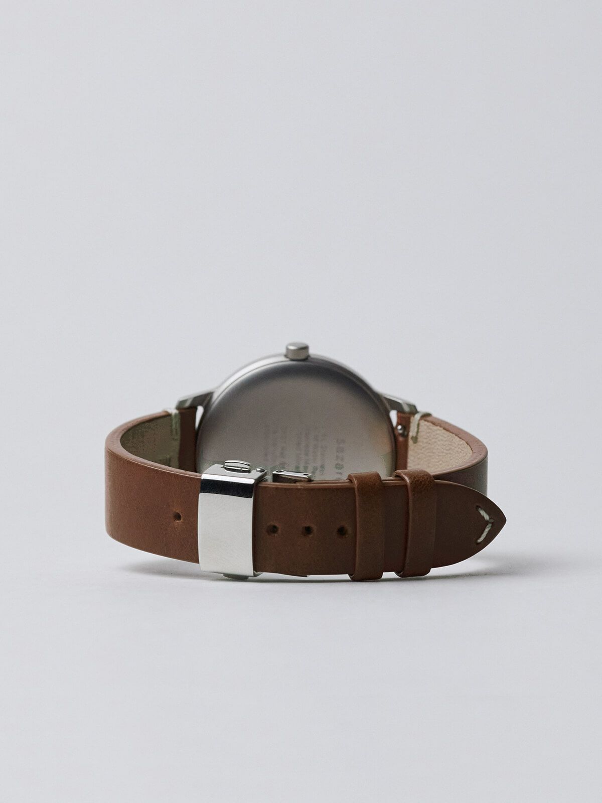 SS SILVER MIRROR FINISH / WHITE DIAL / SILVER D BUCKLE LIGHT